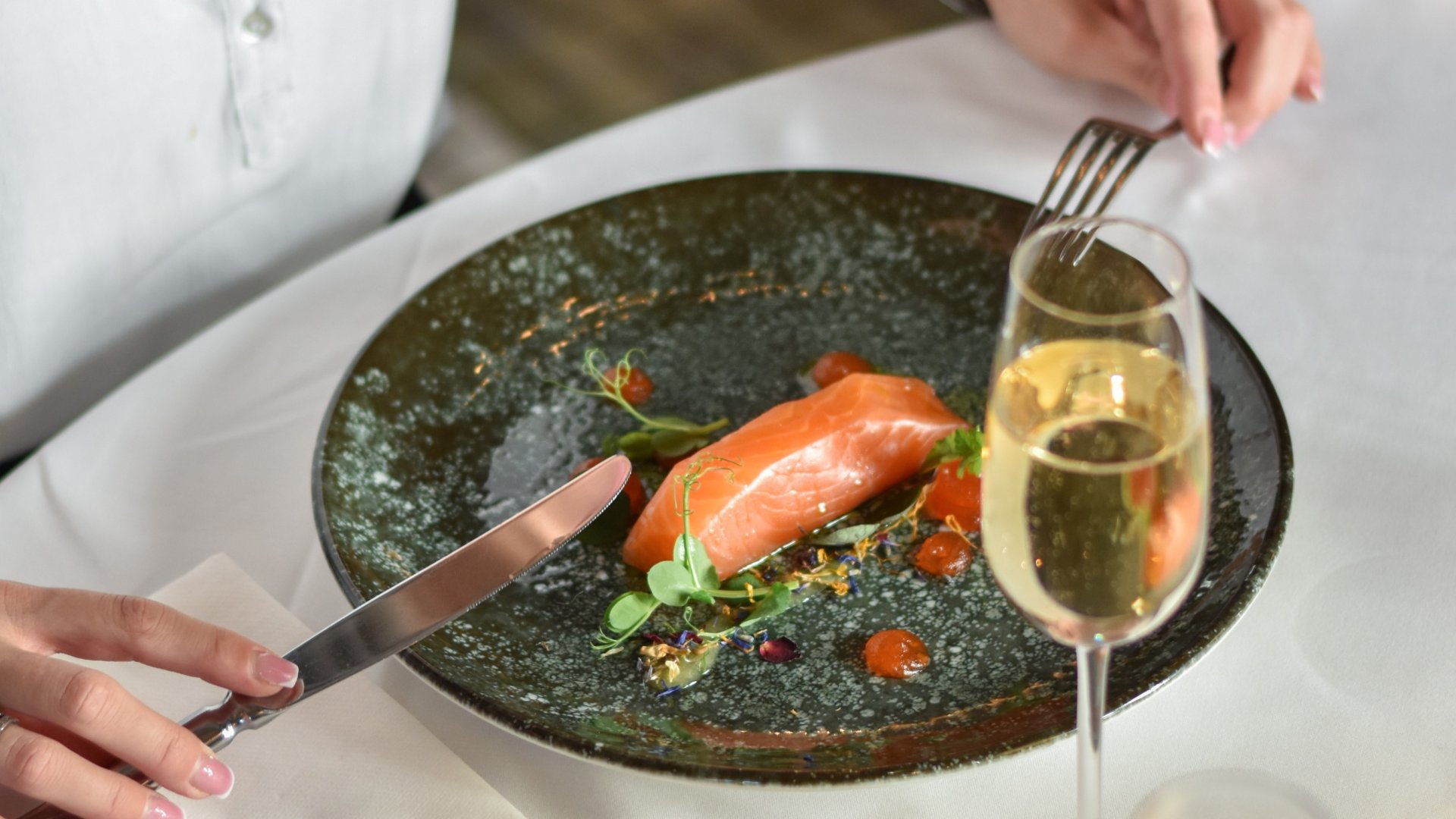 Nice restaurants in Budapest: the jewel of Andrassy Avenue