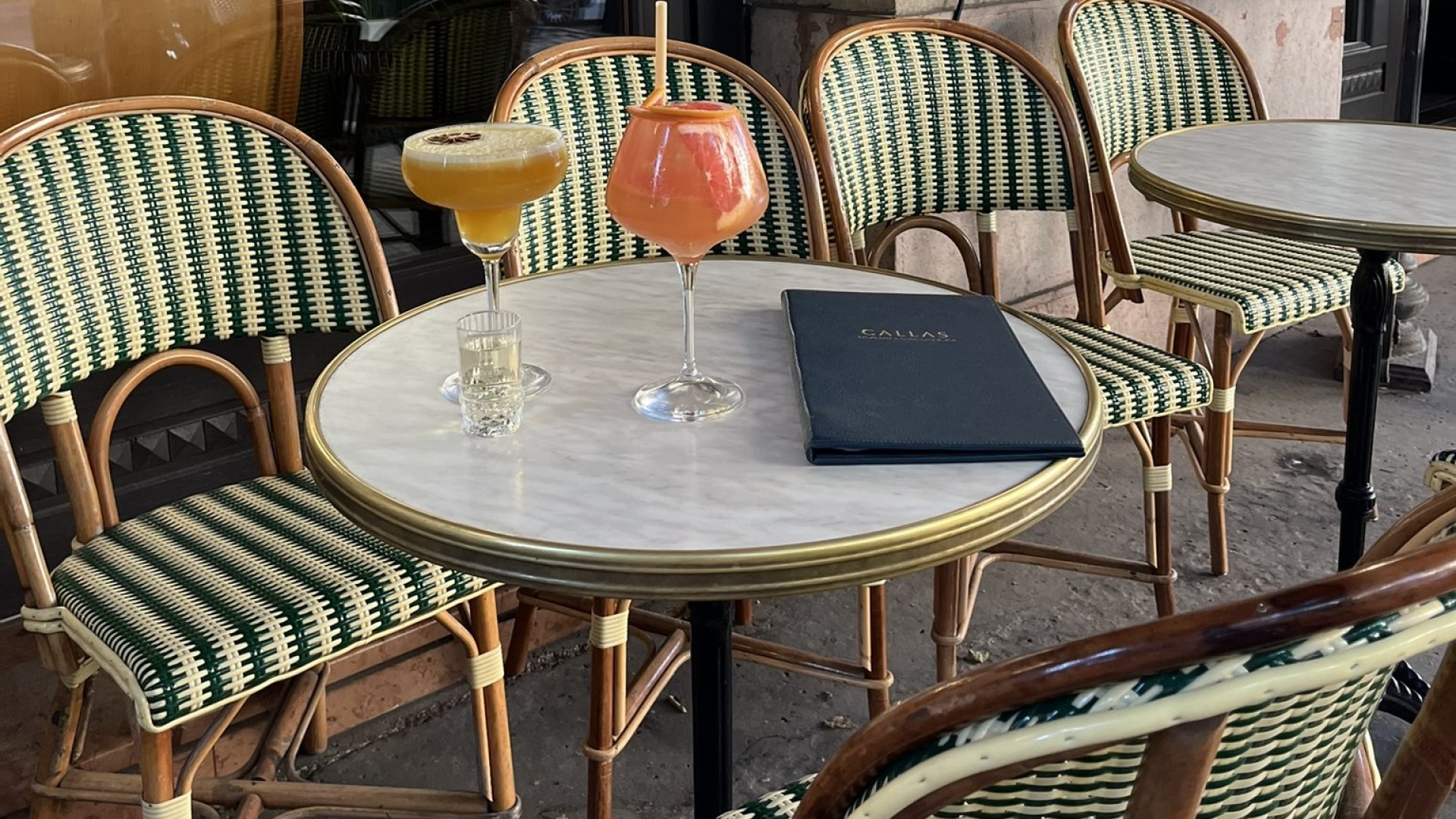 Budapest restaurant with terrace