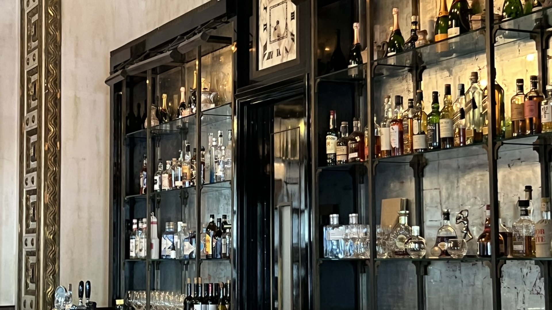 Most beautiful interiors in Budapest restaurants - Callas Café & Restaurant