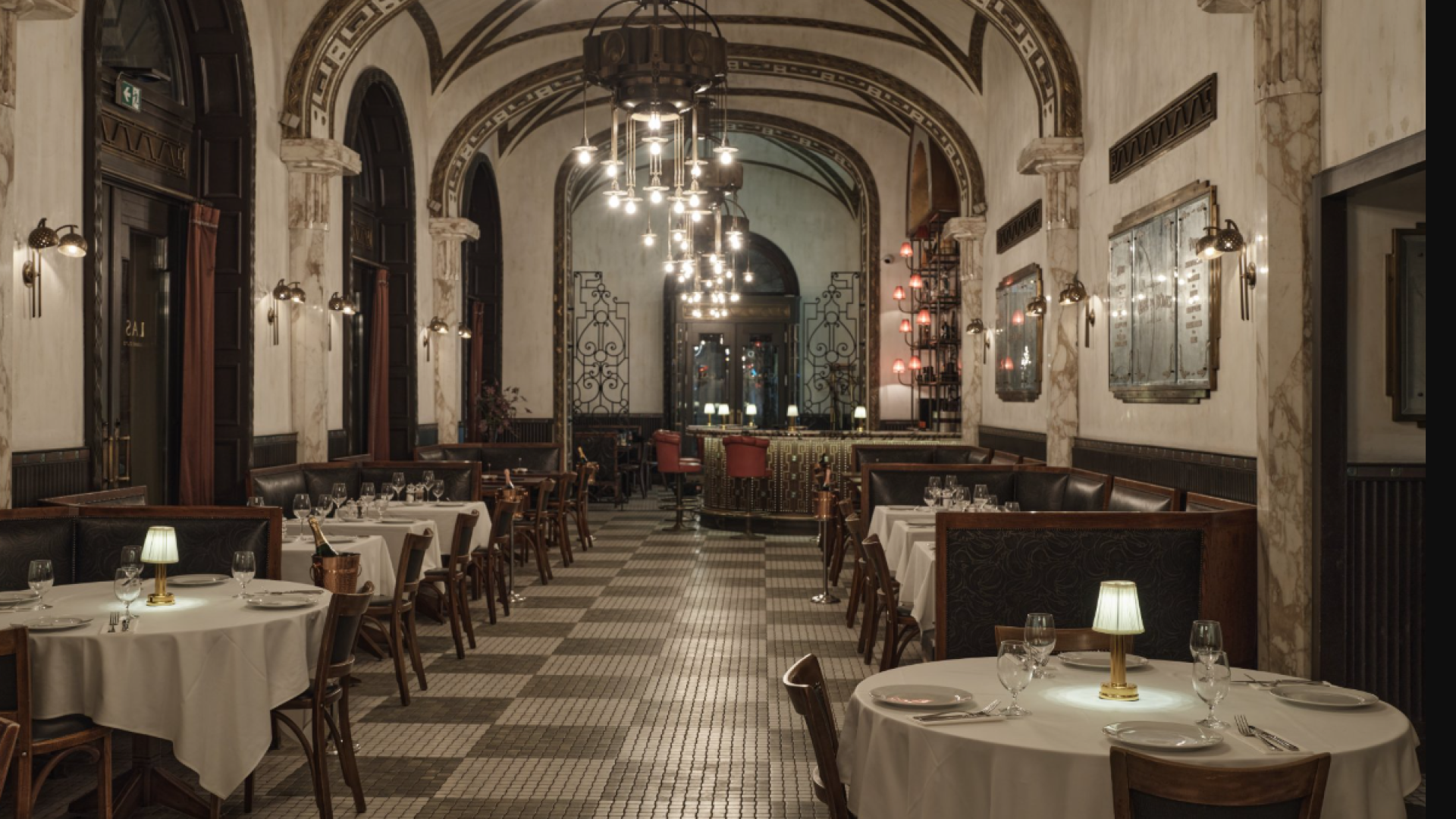 Cultural dining experience in Budapest