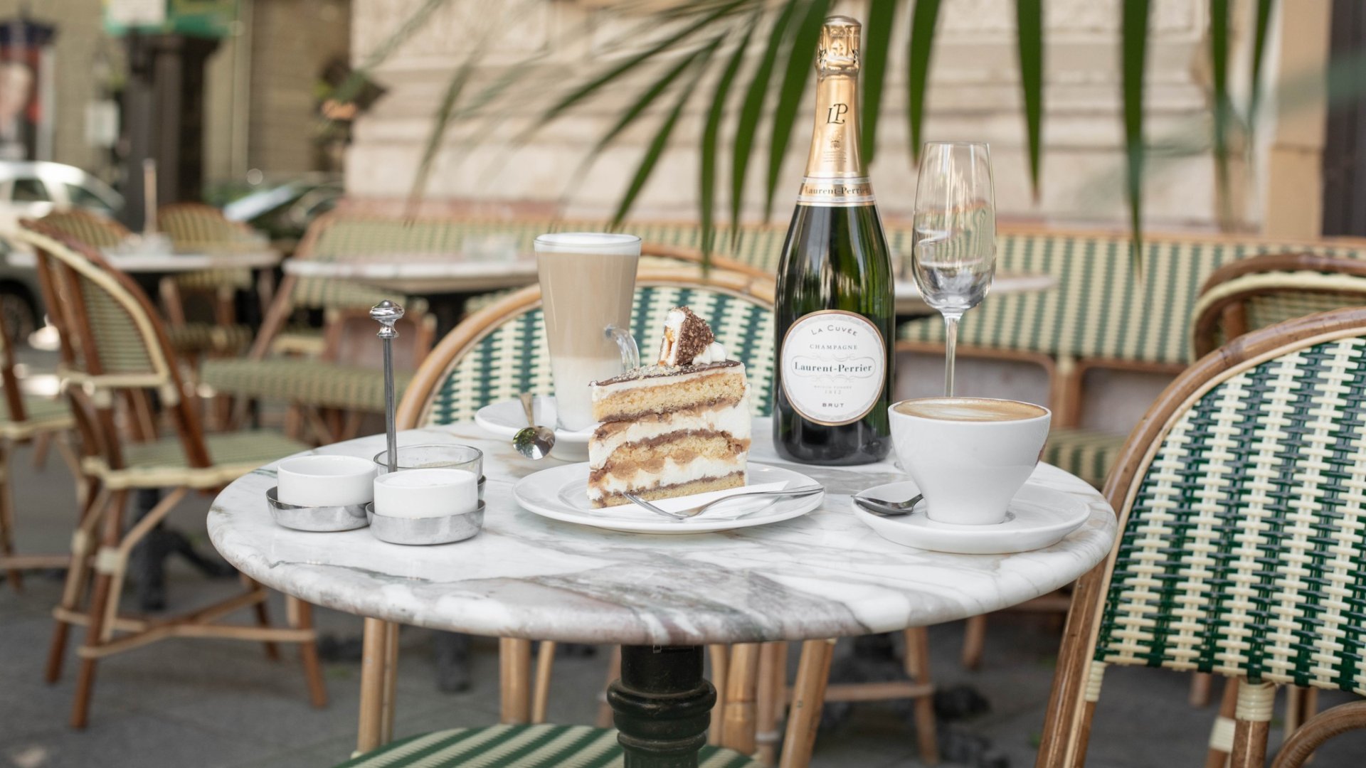 Restaurant with terrace 